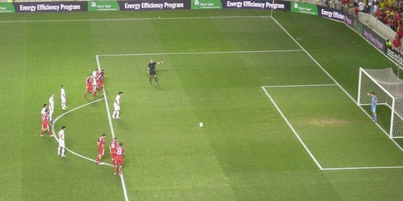 Quy định khi thực hiện Luật đá penalty sân 11