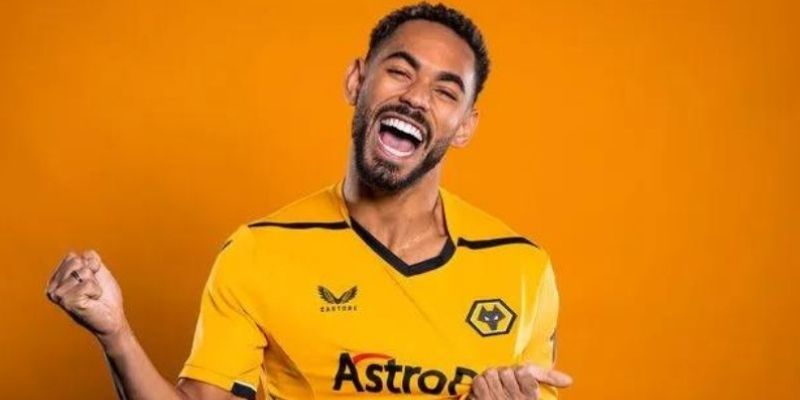 Trang phục ra sân của CLB Wolves